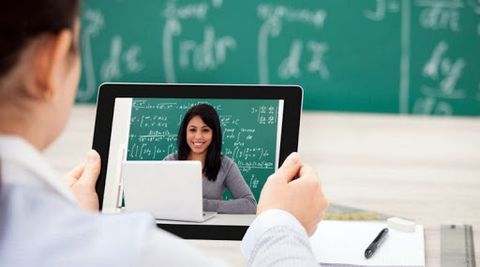 Giáo dục trực tuyến có điểm khác gì so với giáo dục truyền thống?