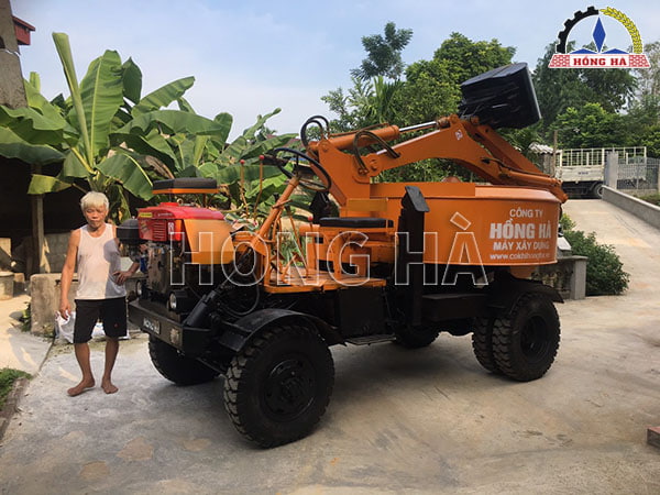 Bàn giao máy trộn bê tông tự cấp liệu và máy bơm bê tông tĩnh Hồng Hà về Phú  Thọ.