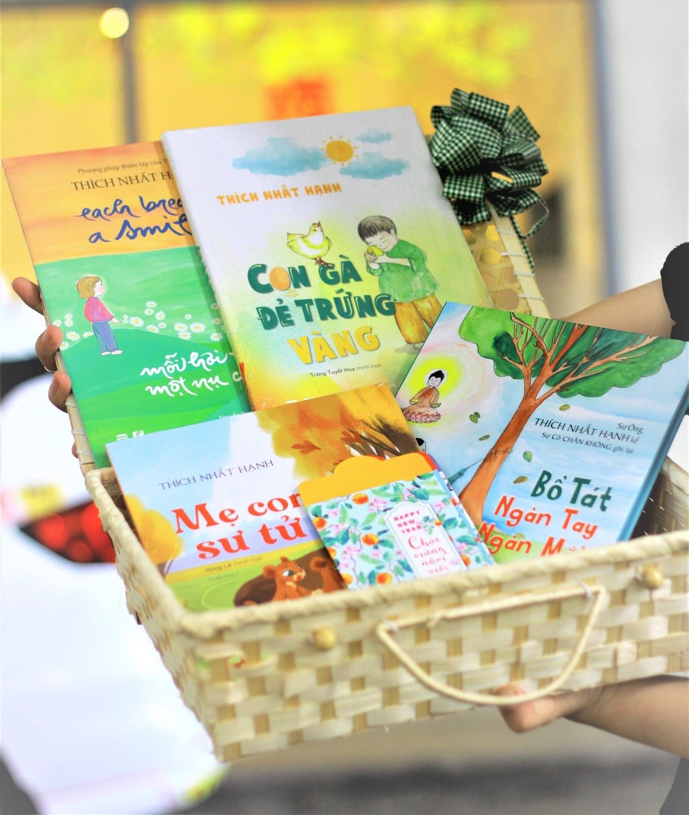 10 CUỐN SÁCH TẶNG NHAU NGÀY XUÂN