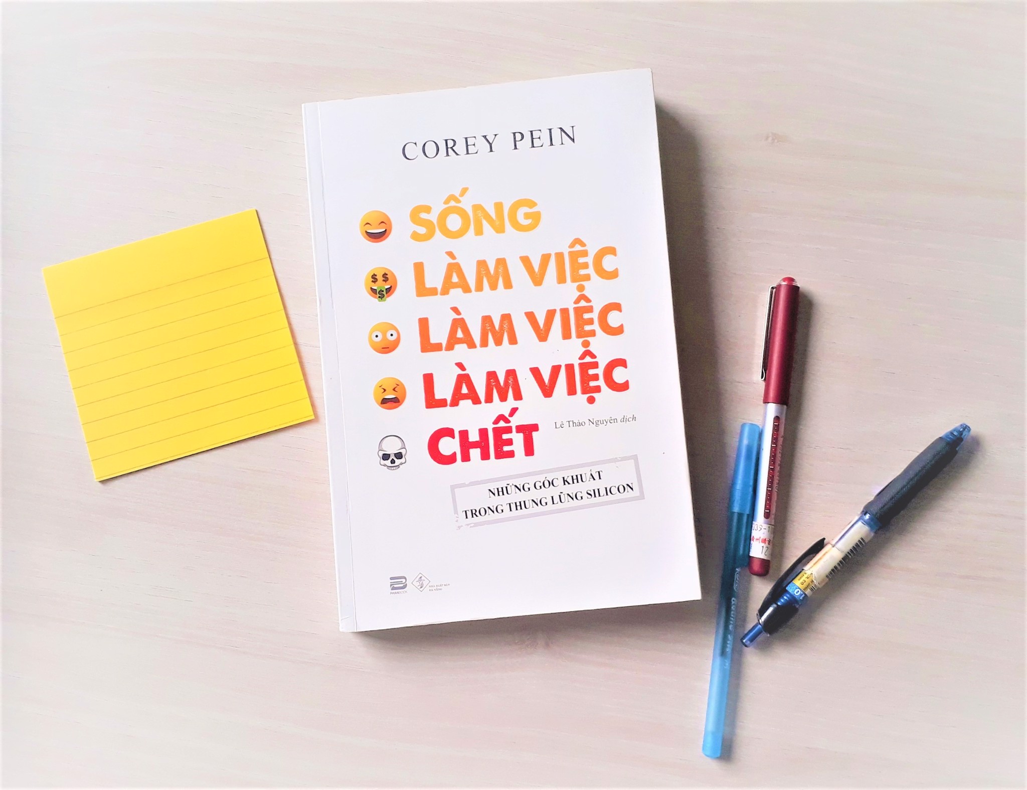 SỐNG, LÀM VIỆC, LÀM VIỆC, LÀM VIỆC, CHẾT (LIVE WORK,WORKC WORK, DIE)