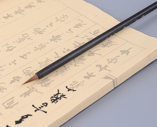 Một số vật dụng trong bộ văn phòng tứ bảo đại nhã quân tử