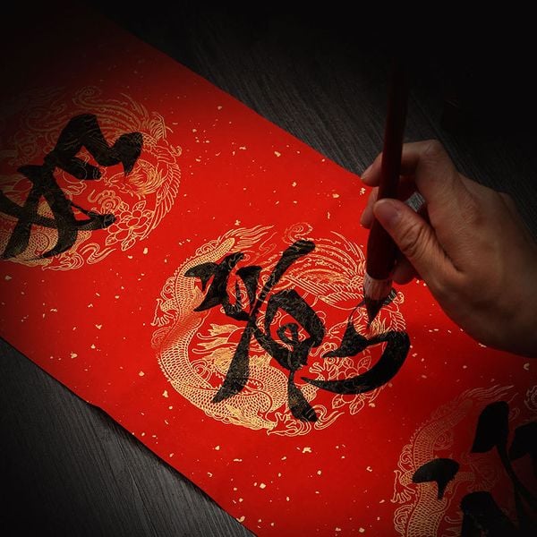 Giấy Xuyến Đỏ Viết Câu Đối Ô Tròn Long Phụng