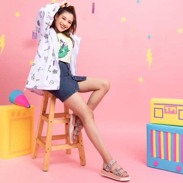 Gợi ý mix đồ với giày sandal cho những cô nàng cá tính