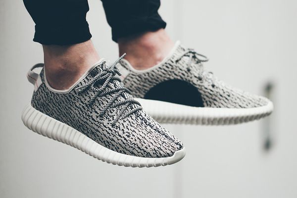 Giày Sneakers là gì? Giày Plimsoll là gì?