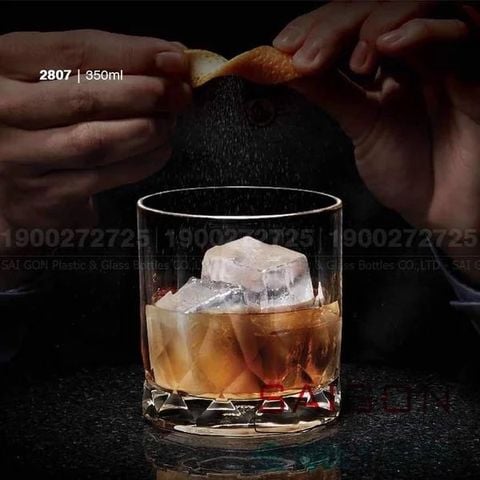 Cách chọn ly rượu thủy tinh phù hợp cho từng loại rượu