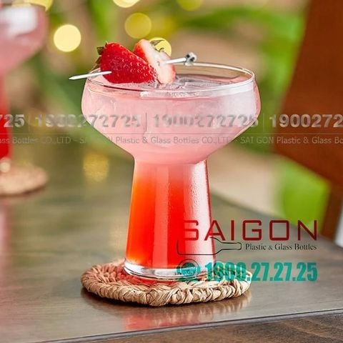 Ly thủy tinh uống rượu loại nào tốt cho gia đình và nhà hàng