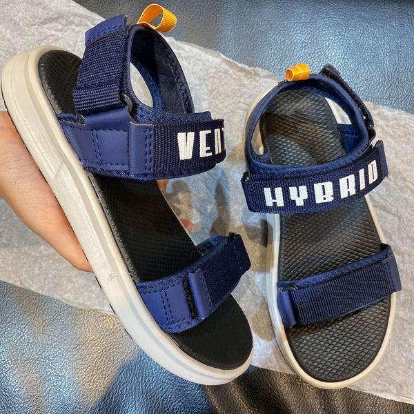 mua giày sandal tại hà nội