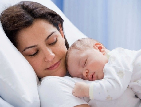 Giải thích hiện tượng gắt ngủ, khó ngủ ở trẻ sơ sinh từ 0-3 tháng tuổi