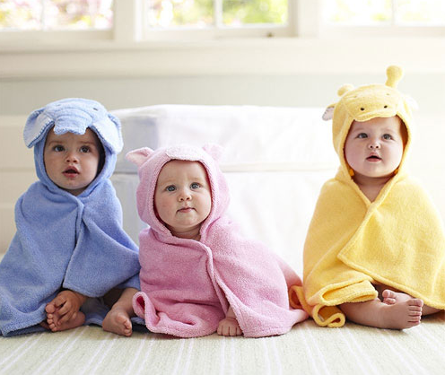 Nên chọn chất liệu quần áo nào cho trẻ sơ sinh?
