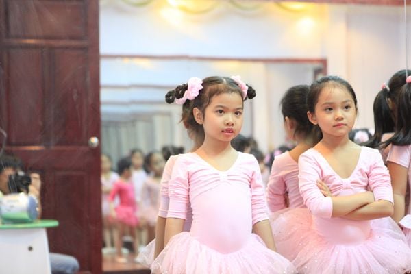 Giảm giá Váy múa ballet dài tay váy Binnashi CVM0006 - Mua Thông Minh