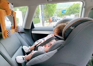 Sử dụng ghế ô tô trẻ em như thế nào là an toàn và đúng cách?