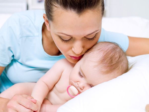 Trẻ sơ sinh ngủ bao nhiêu tiếng một ngày