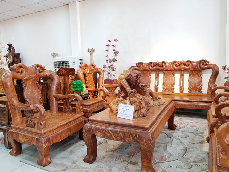 Salon gỗ Nu Nghiến - nội thất Thanh Dũng