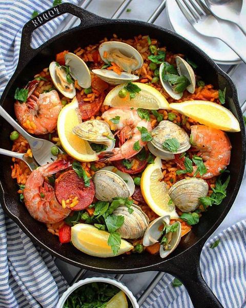 CƠM PAELLA – MÓN CƠM RANG RỰC RỠ SẮC MÀU CỦA ĐẤT NƯỚC TÂY BAN NHA