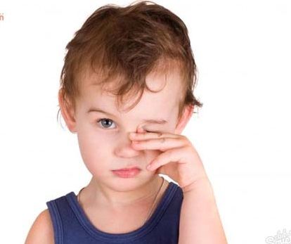 dấu hiệu của cận thị của trẻ có thể nhận biết sớm bạn nên đưa trẻ đi khám