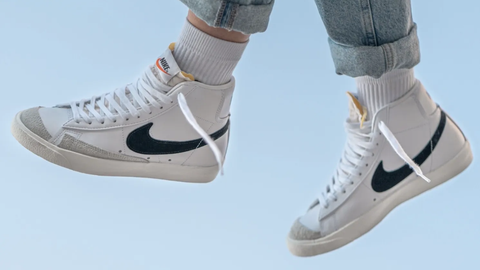 lam the nao de lua chon size giay nike blazer vua van voi co chan cua ban