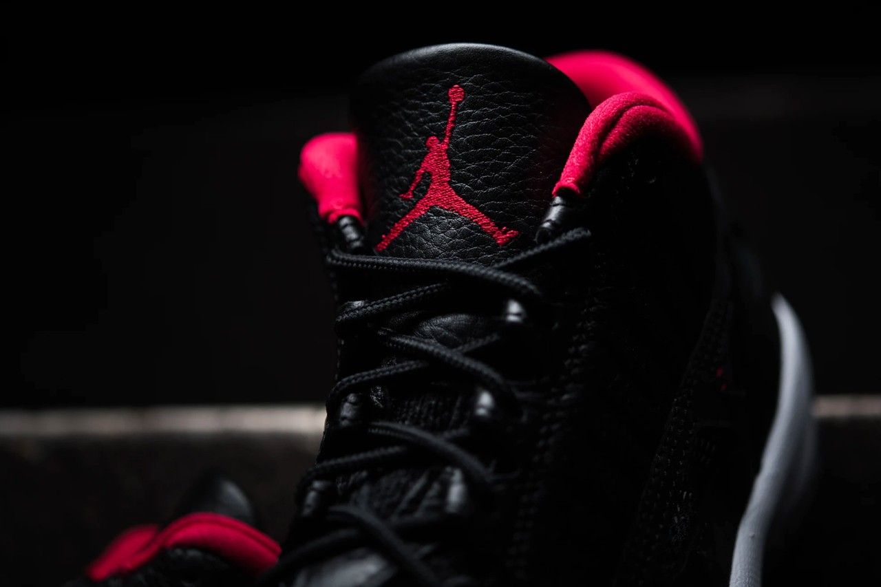 ki-niem-25-nam-ngay-tai-phat-hanh-air-jordan-11-court-ie-bred