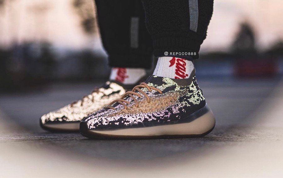 adidas-yeezy-boost-380-reflective-co-dang-mua-hay-khong