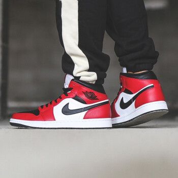 jordan 1 chicago black toe mid on feet