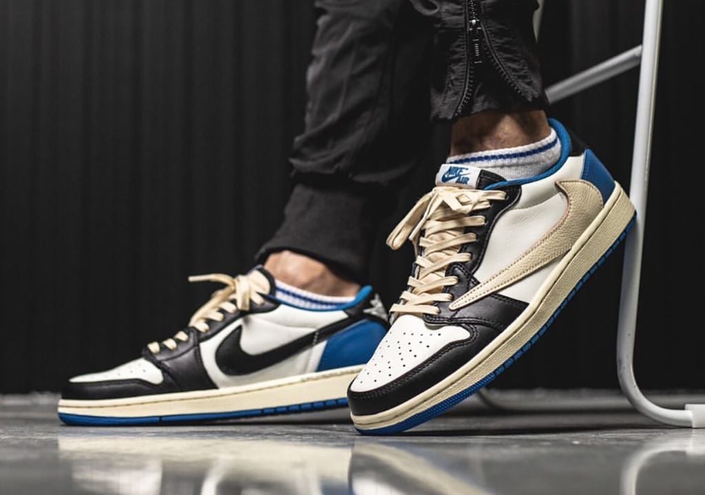 review-giay-air-jordan-1-low-fragment-travis-scott-vi-vua-cua-nam-202