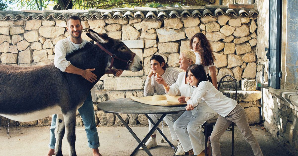 Hinh anh 6: Tat ca nhung gi ban can biet ve thuong hieu Jacquemus