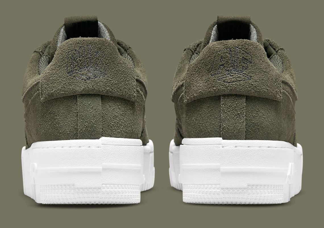 nike-air-force-1-pixel-su-dung-chat-lieu-da-lon-co-mau-