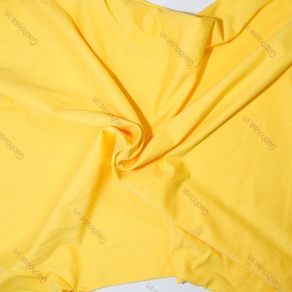 Vải cotton 100% thường mềm mại, bề mặt có hiện tượng xù lông