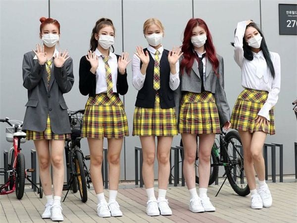 Set đồng phục học sinh phong cách Hàn Quốc thời trang dành cho nữ có bán  lẻ  Shopee Việt Nam