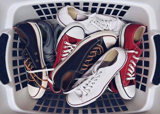 Các bước cơ bản khi giặt sạch giày