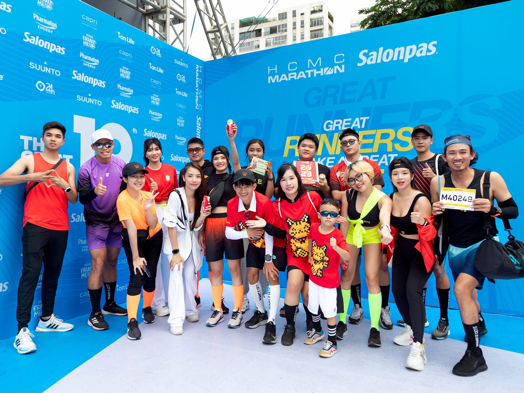 ONWAYS đem đến sàn diễn thời trang thể thao đầu tiên tại Salonpas HCMC Marathon 2023