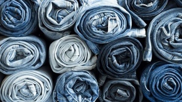 Denim là gì? Cách phối đồ với denim cực chất