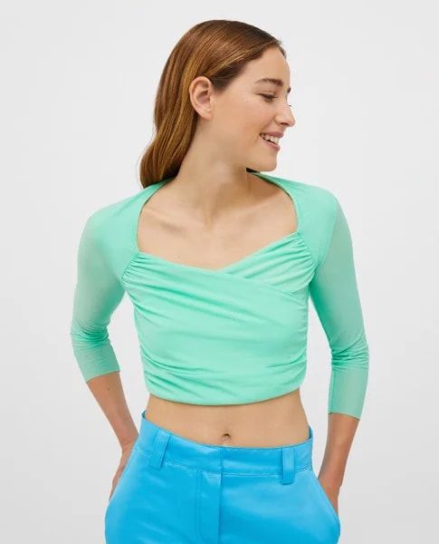 Áo Croptop - Item Khuấy Đảo Thị Trường Thời Trang Khiến Các Chị Em Mê Mẩn