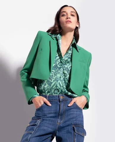 Bỏ túi cách phối áo blazer với quần jeans nữ cực trẻ trung | ELLY - TOP 10  Thương Hiệu Nổi Tiếng Việt Nam