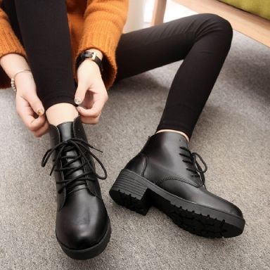 Top 7+ cách buộc dây giày boot nữ cổ cao đơn giản nhưng độc đáo