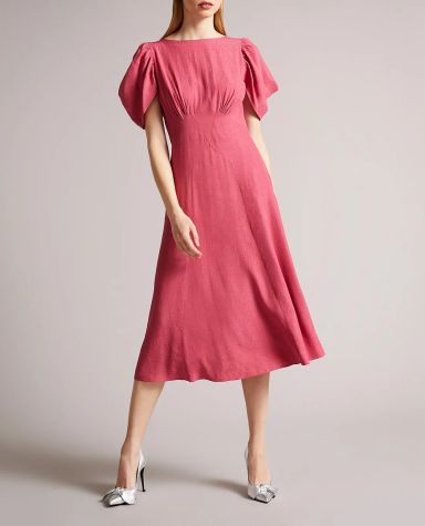 Những mẫu váy hồng cánh sen dẫn đầu xu hướng
