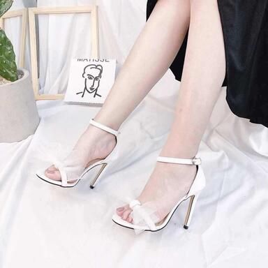 Cách chọn giày cao gót cho người chân to