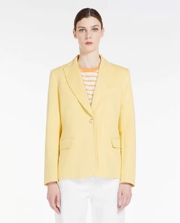 Áo blazer thanh lịch chiếm trọn Spotlight