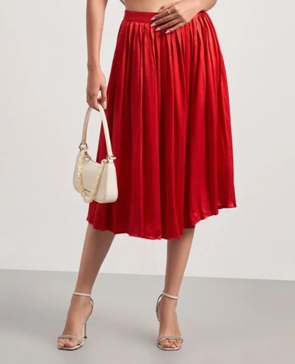 Đầm thời trang 2 dây phối ren chân xếp ly màu đỏ giá sỉ, giá bán buôn - Thị  Trường Sỉ