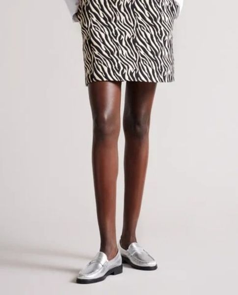 cách phối đồ với giày Loafer nữ