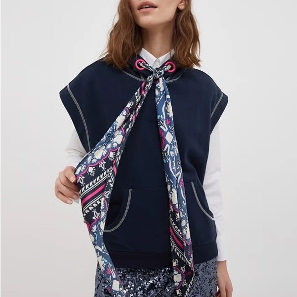 Cách thắt cà vạt nữ bằng khăn