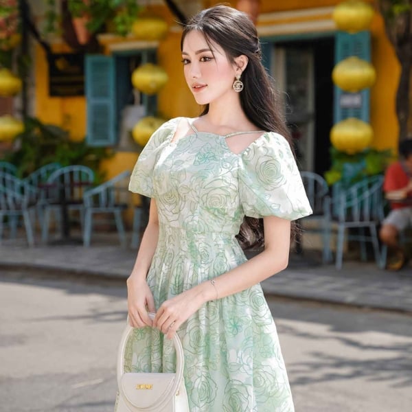 Đầm yếm dịu dàng