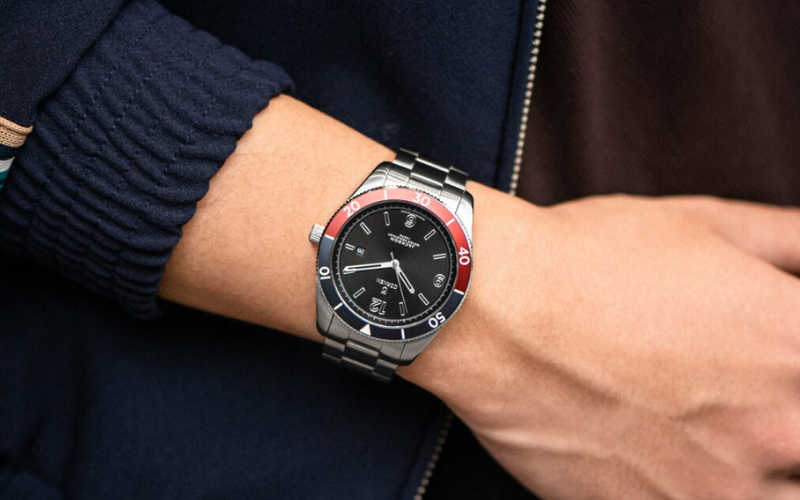 Đồng hồ nam thể thao