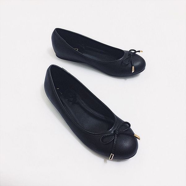 10 mẫu giày búp bê đen đẹp huyền bí mà nàng nên có trong tủ giày