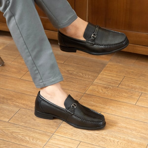 Giày lười dáng Loafer