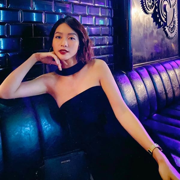 Mix đồ với váy quây