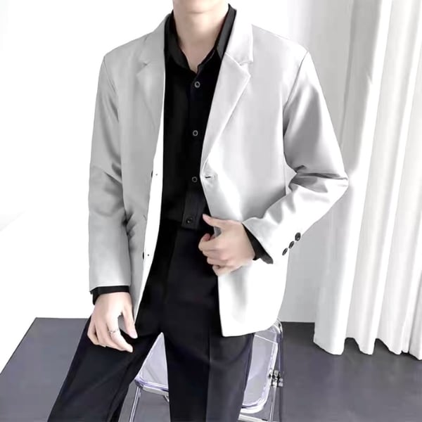 Phối áo blazer với áo sơ mi lịch lãm