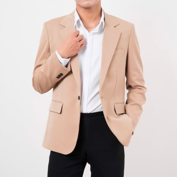 Phối áo blazer với quần âu