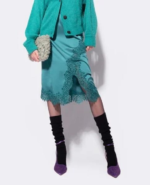 Chân váy mini dài phối áo len