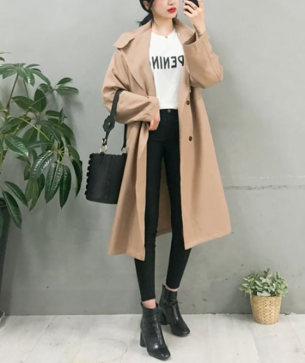 Mix giày boot nữ cổ thấp cùng áo trench coat