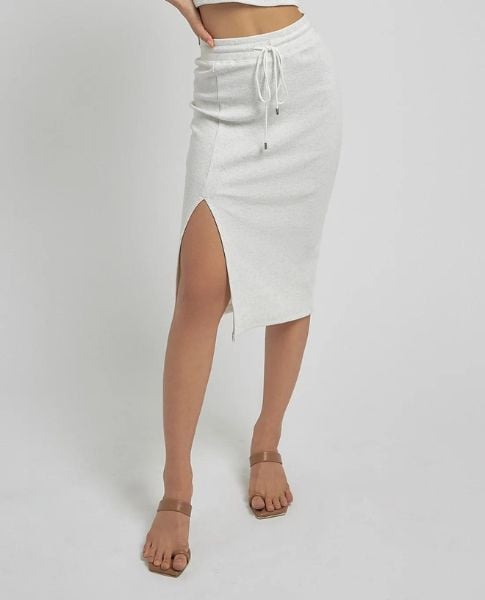 Váy cut out dáng ngắn độc đáo